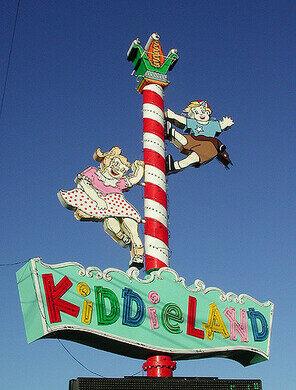 Kiddieland sign